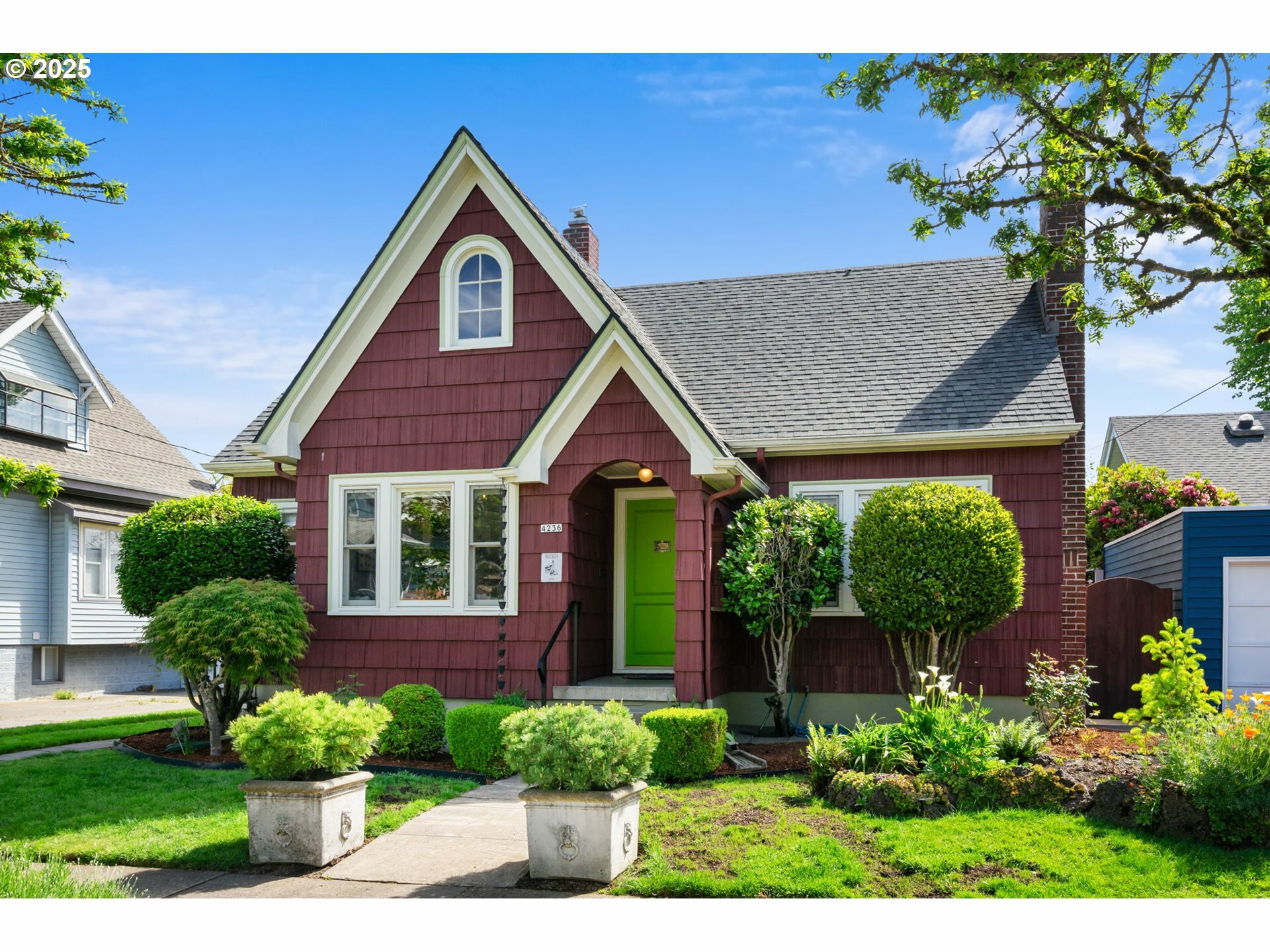 Property Photo: 4236 SE 10th Ave OR 97202