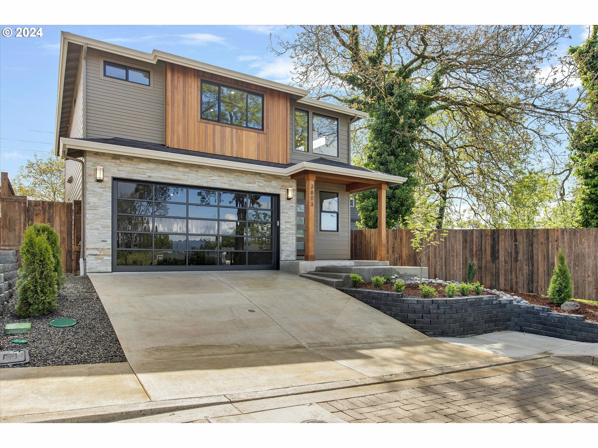 Property Photo: 3803 Rose Ct WA 98660