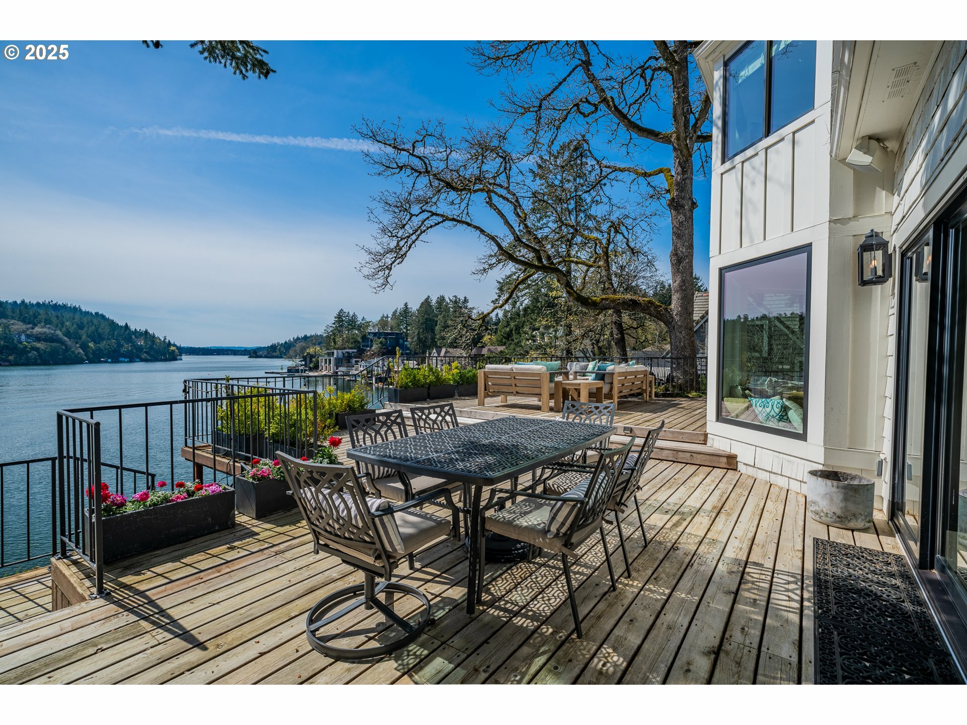 Property Photo: 852 Northshore Rd OR 97034