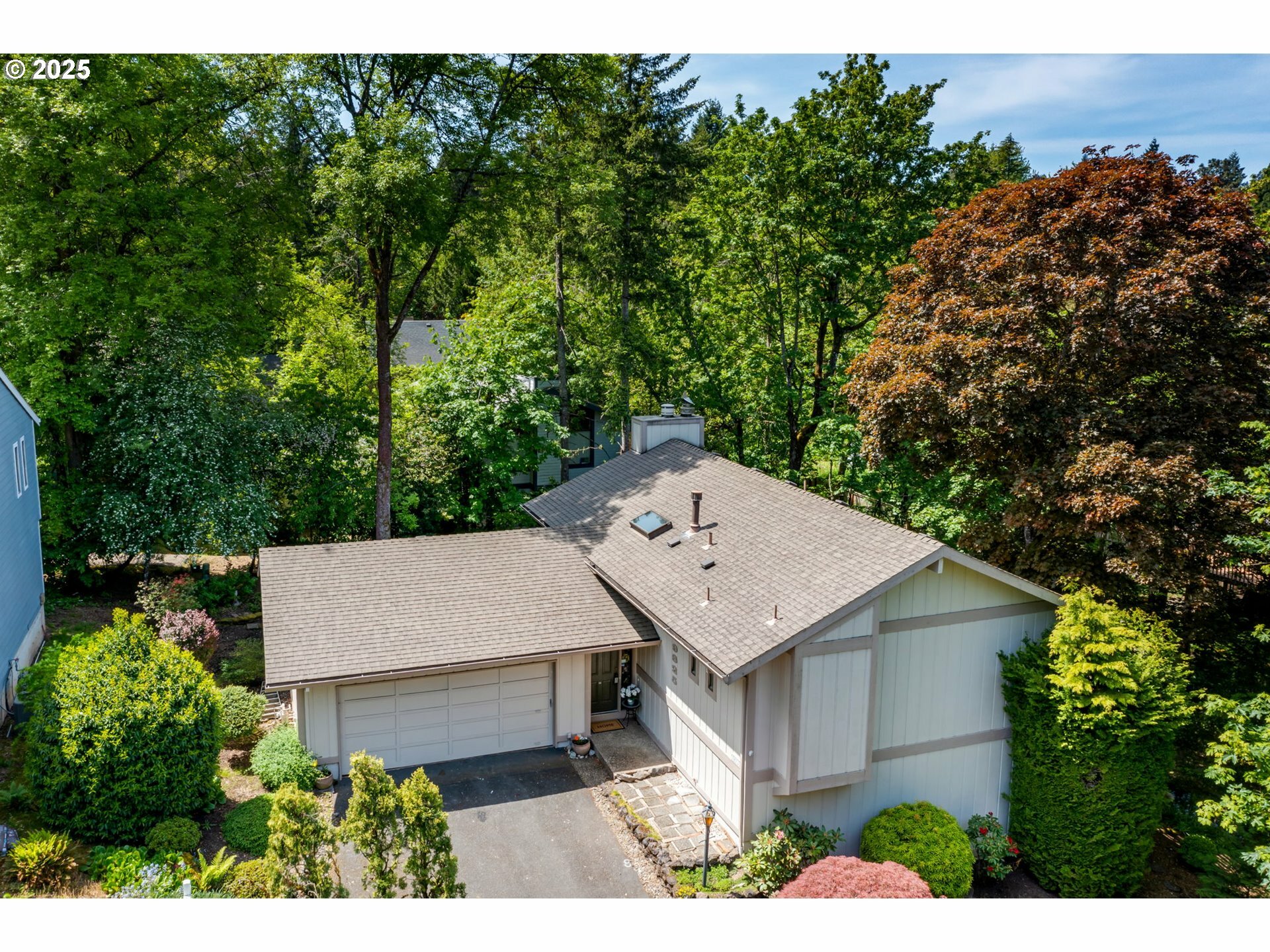 9825 SW Quail Post Rd  Portland OR 97219 photo