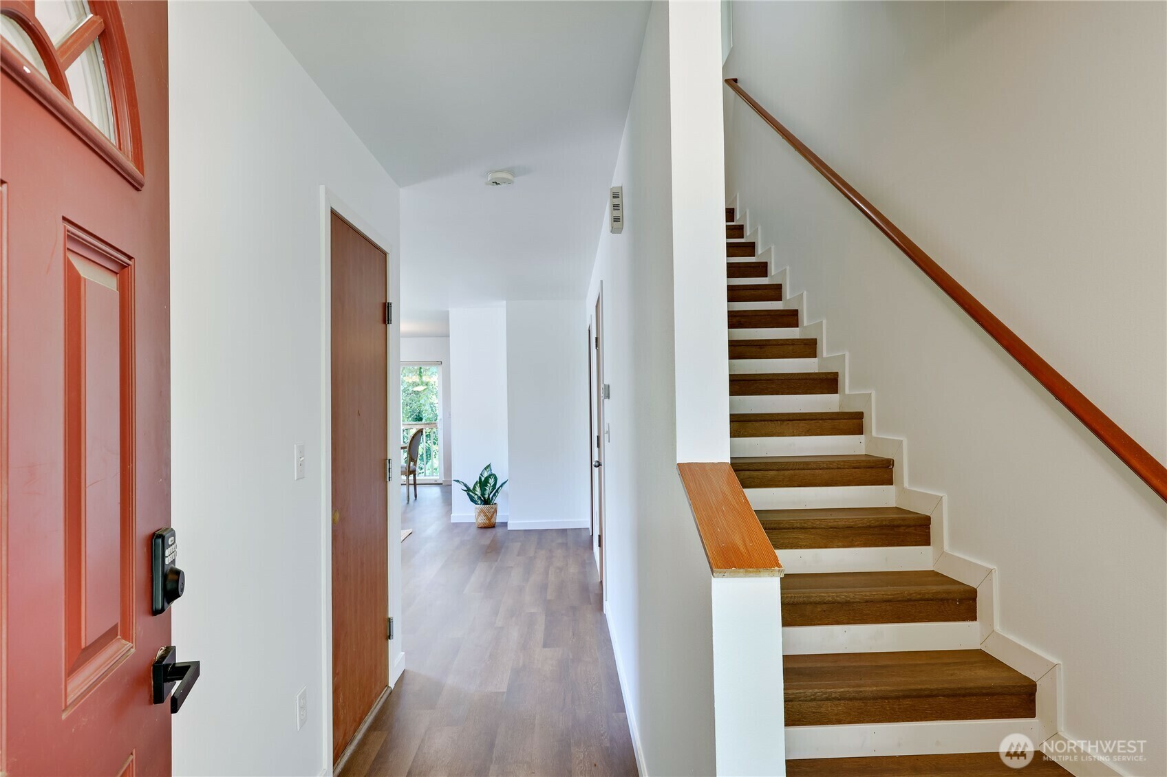 Property Photo: 1260 Ridgeway Place E WA 98366