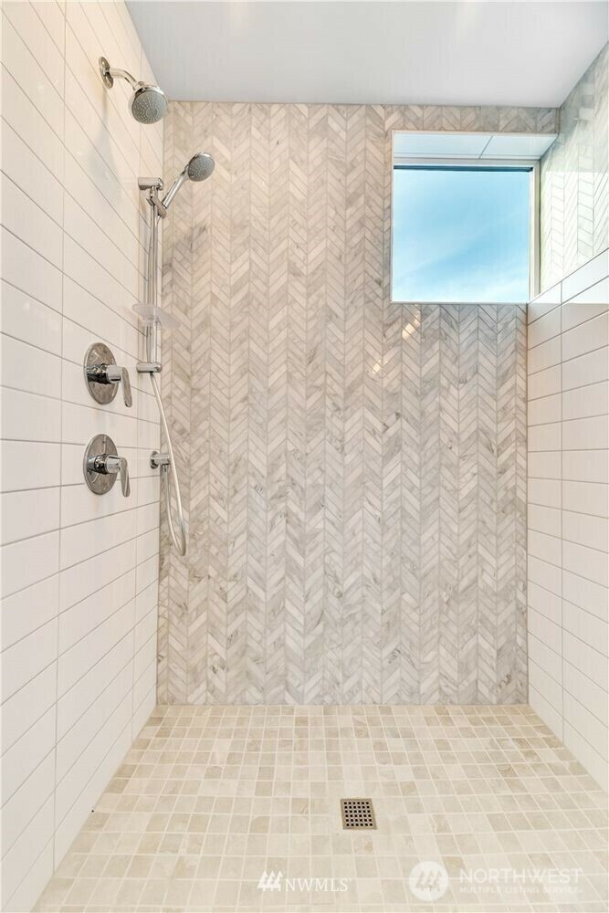 Property Photo: 2823 Franklin Avenue E WA 98102