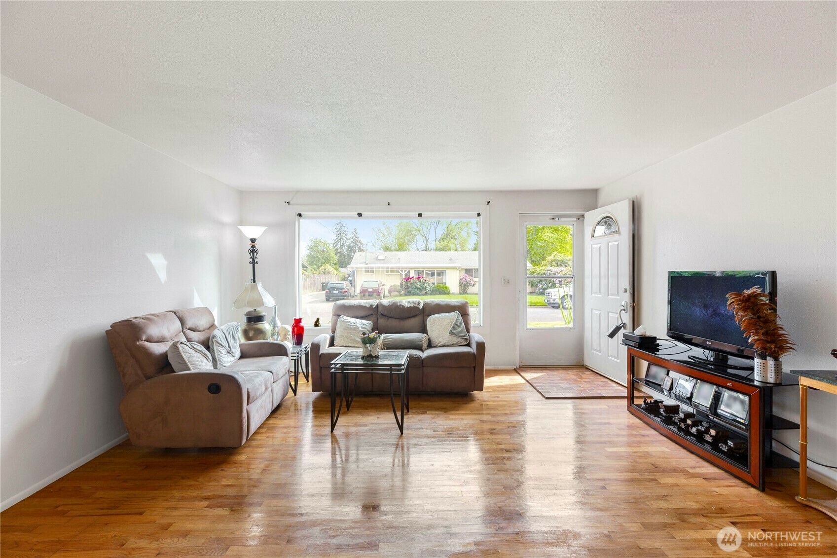 Property Photo: 10530 SE 229th Place WA 98031