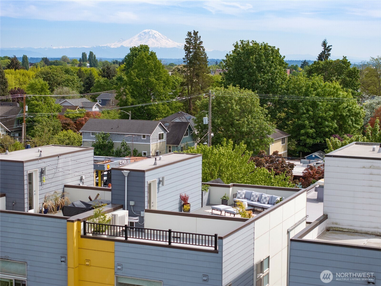 Property Photo: 1410 20th Avenue A WA 98122