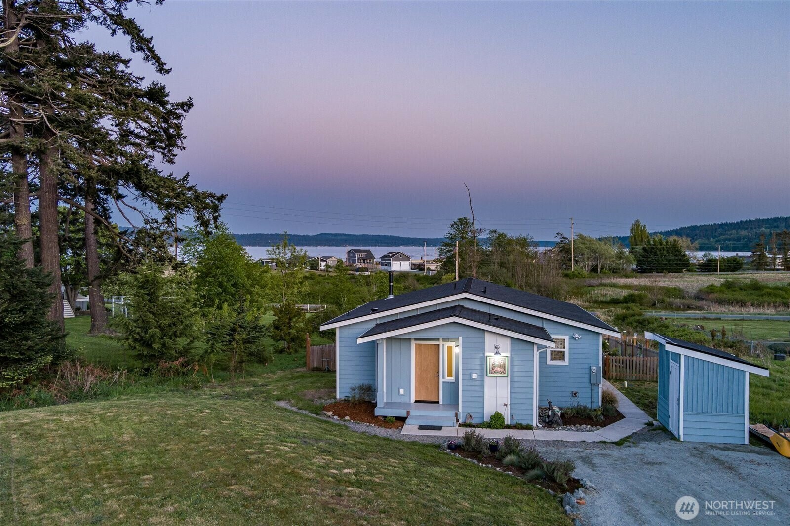 826  Farmington Drive  Greenbank WA 98253 photo