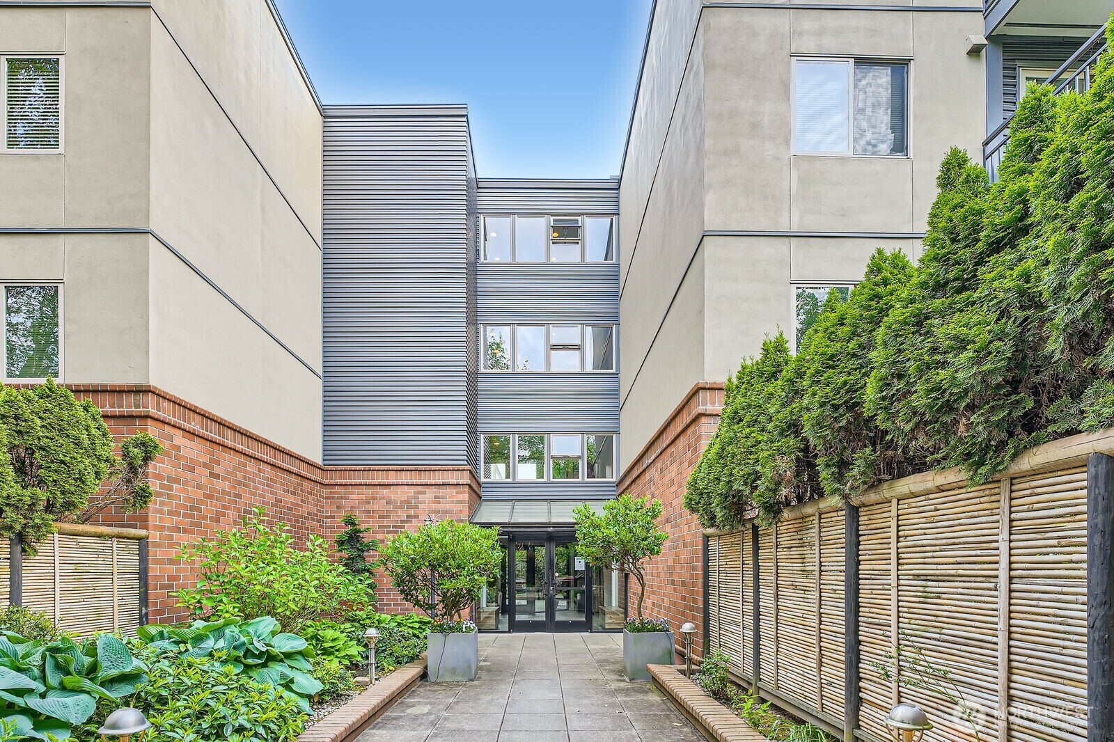 275 W Roy Street 114  Seattle WA 98119 photo