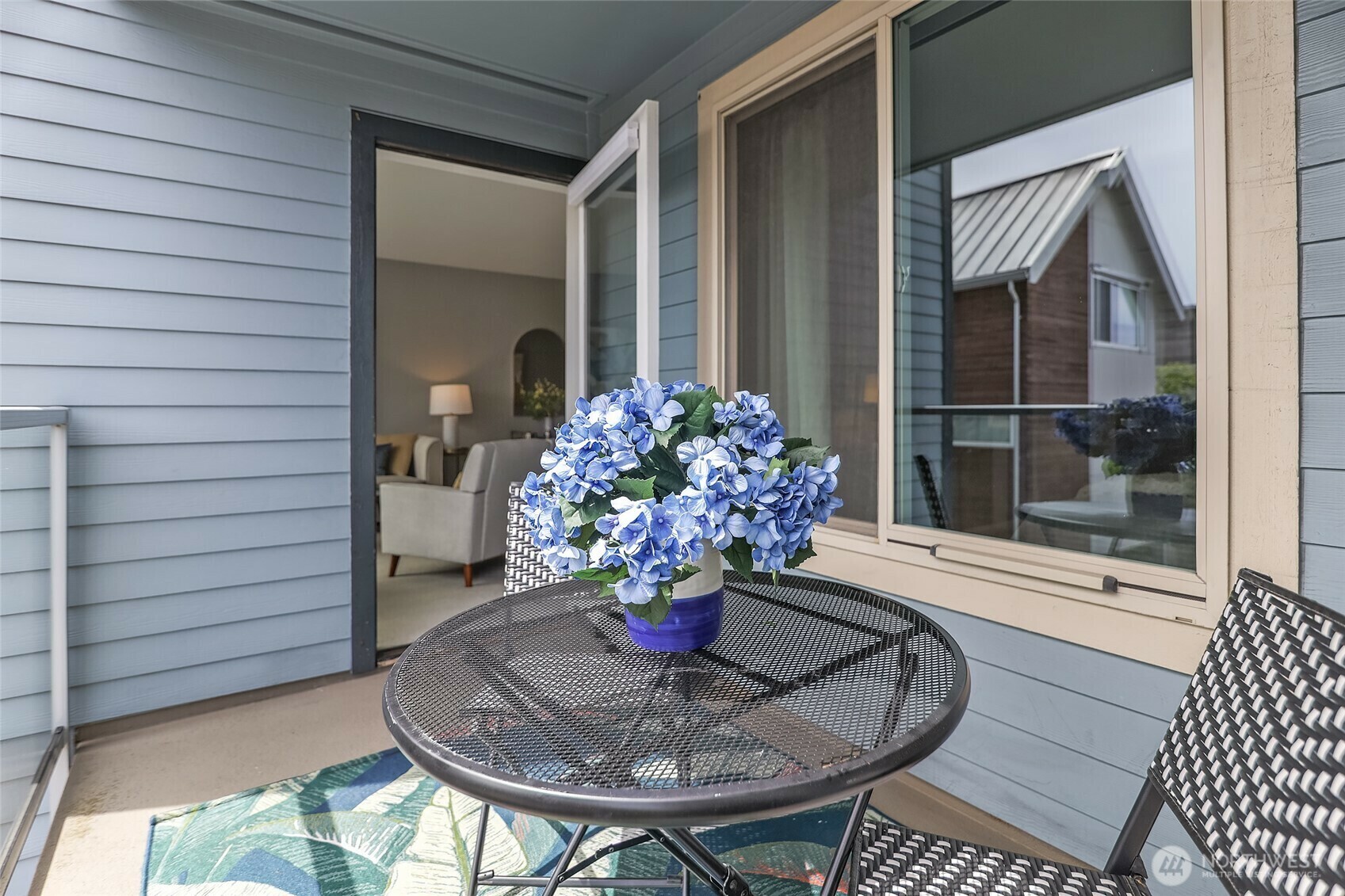 Property Photo: 4421 Greenwood Avenue N 202 WA 98103