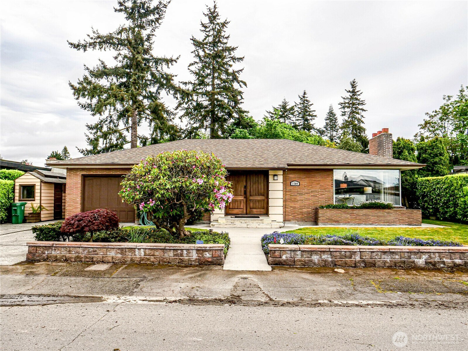 Property Photo: 1709 NW 99th Street WA 98117