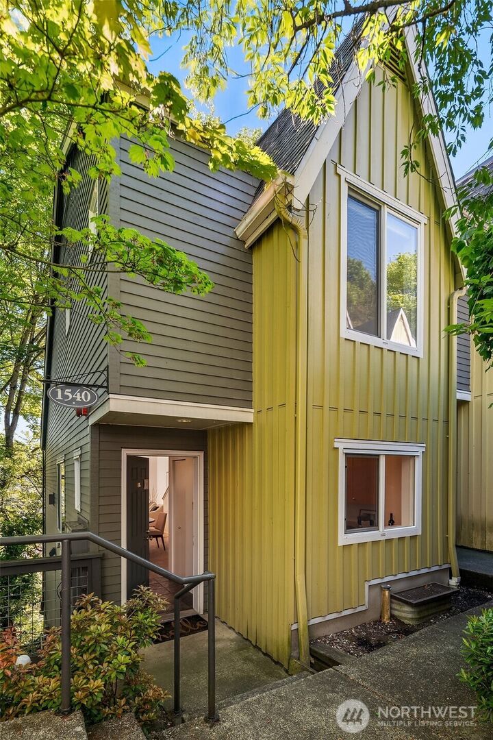 Property Photo:  1540  Cherrylane Avenue S  WA 98144 