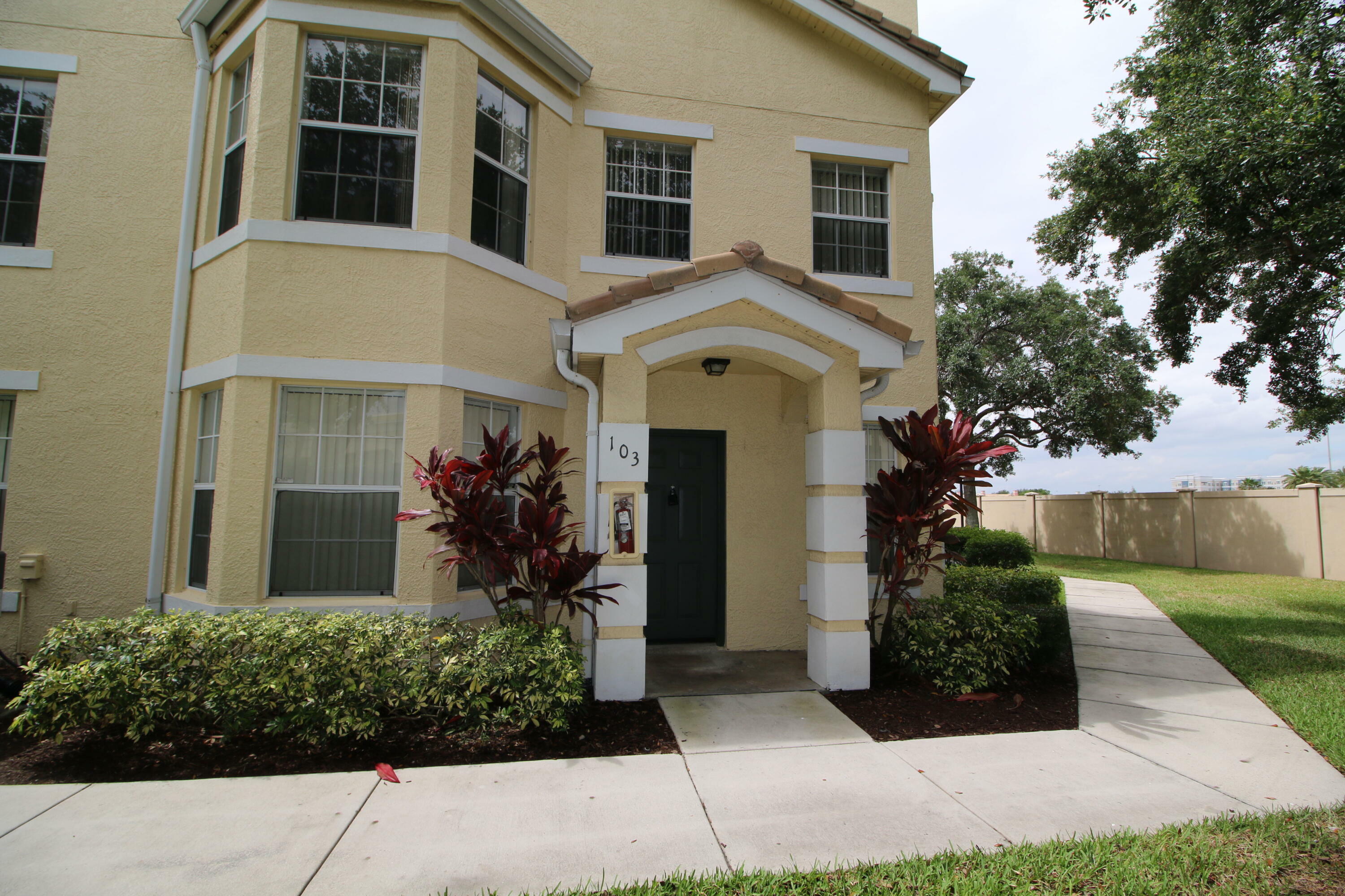 Property Photo: 170 SW Peacock Boulevard 36-103 FL 34986