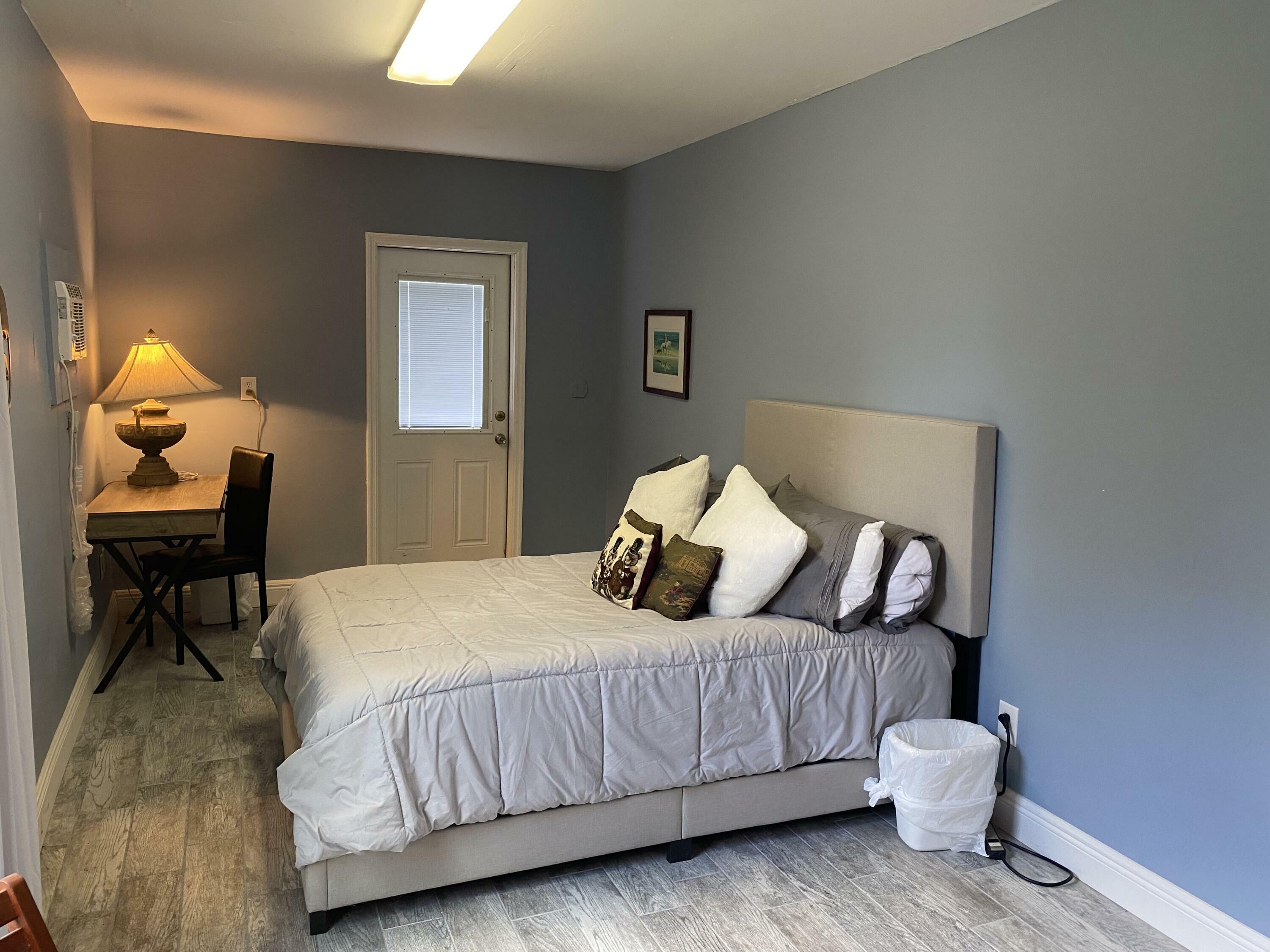 Property Photo: 2141 B Road Studio Apt 1 FL 33470