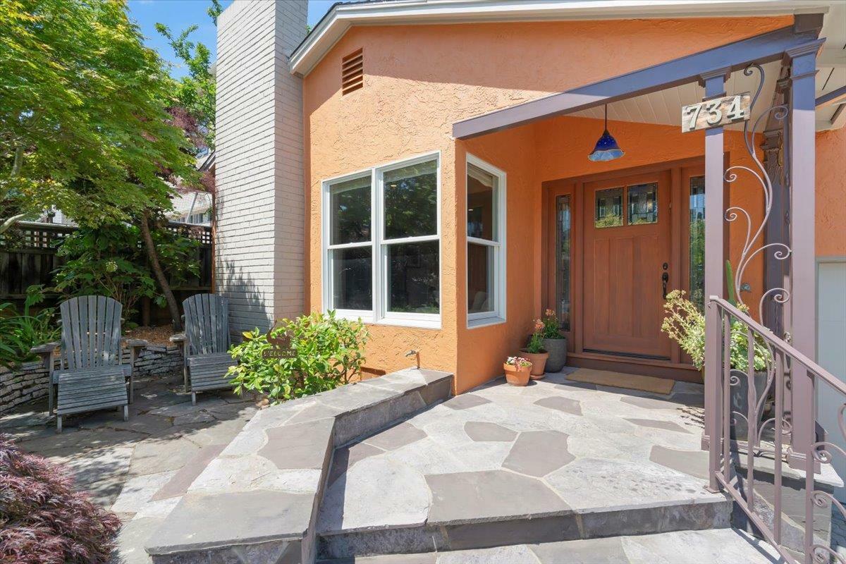 Property Photo: 734 Oregon Avenue CA 94402