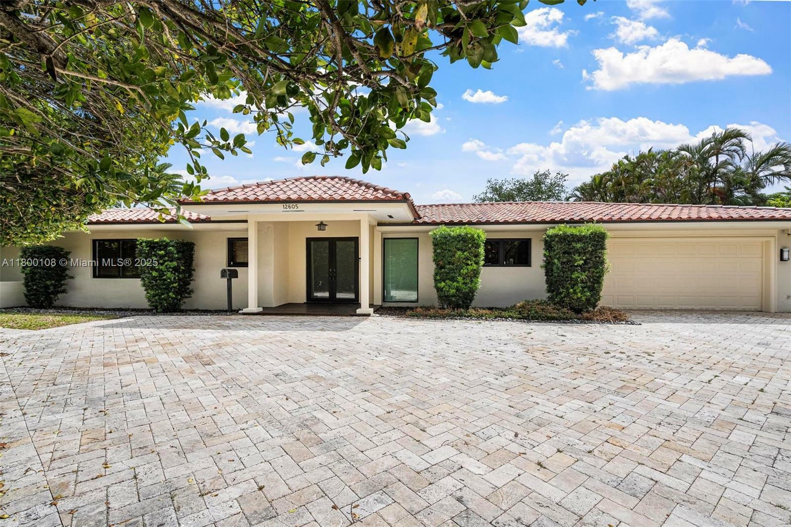 Property Photo: 12605 Cyprus Rd FL 33181
