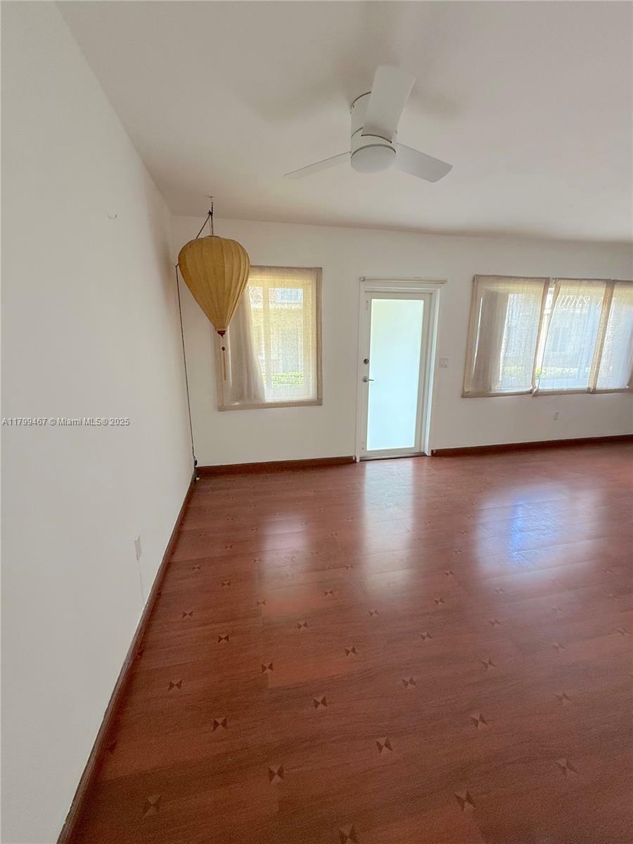 Property Photo: 1110 Venetian Way 1E FL 33139