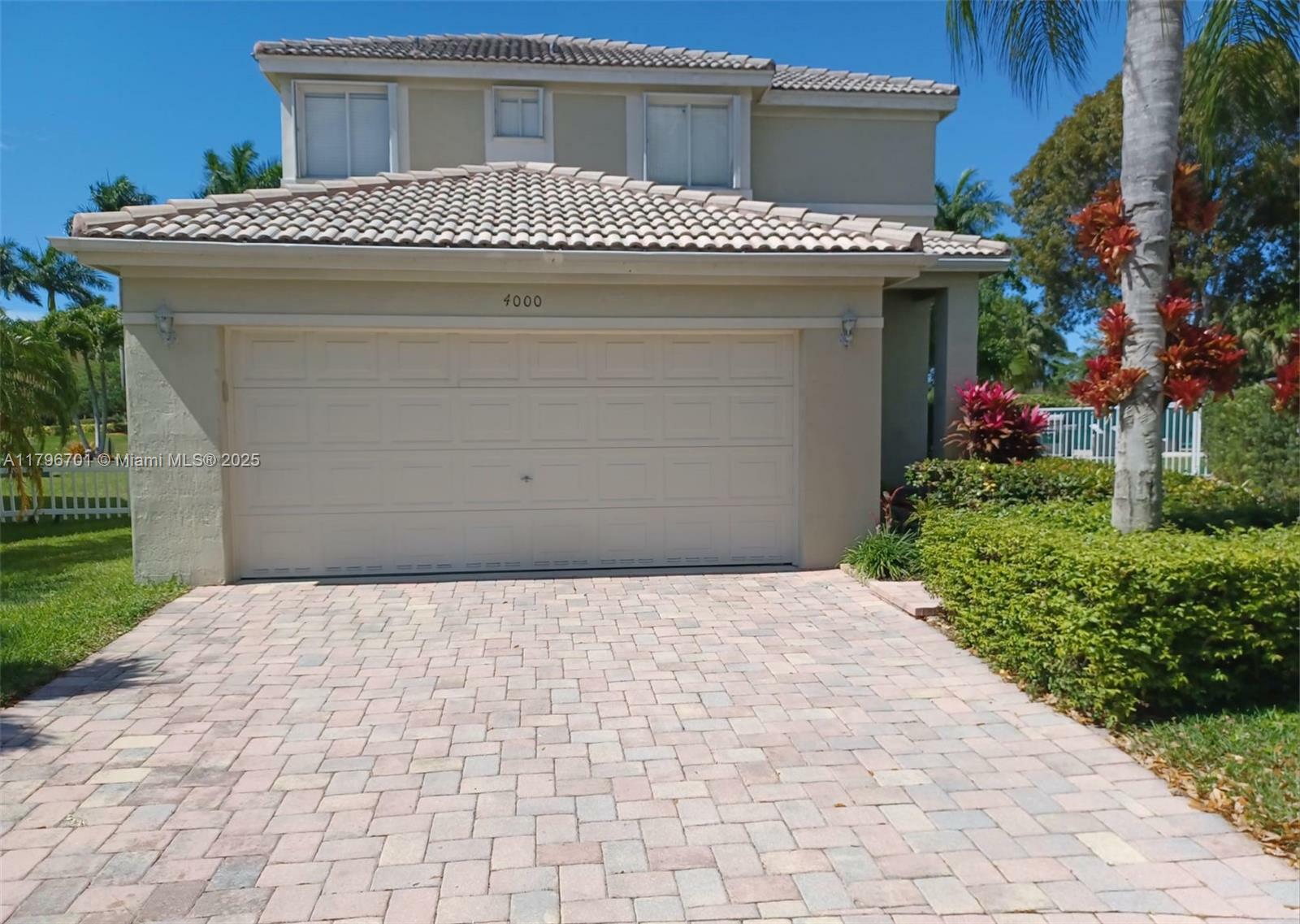 4000 Pine Ridge Ln  Weston FL 33331 photo
