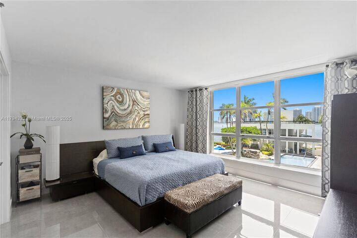 Property Photo: 3600 Mystic Pointe Dr 306 FL 33180