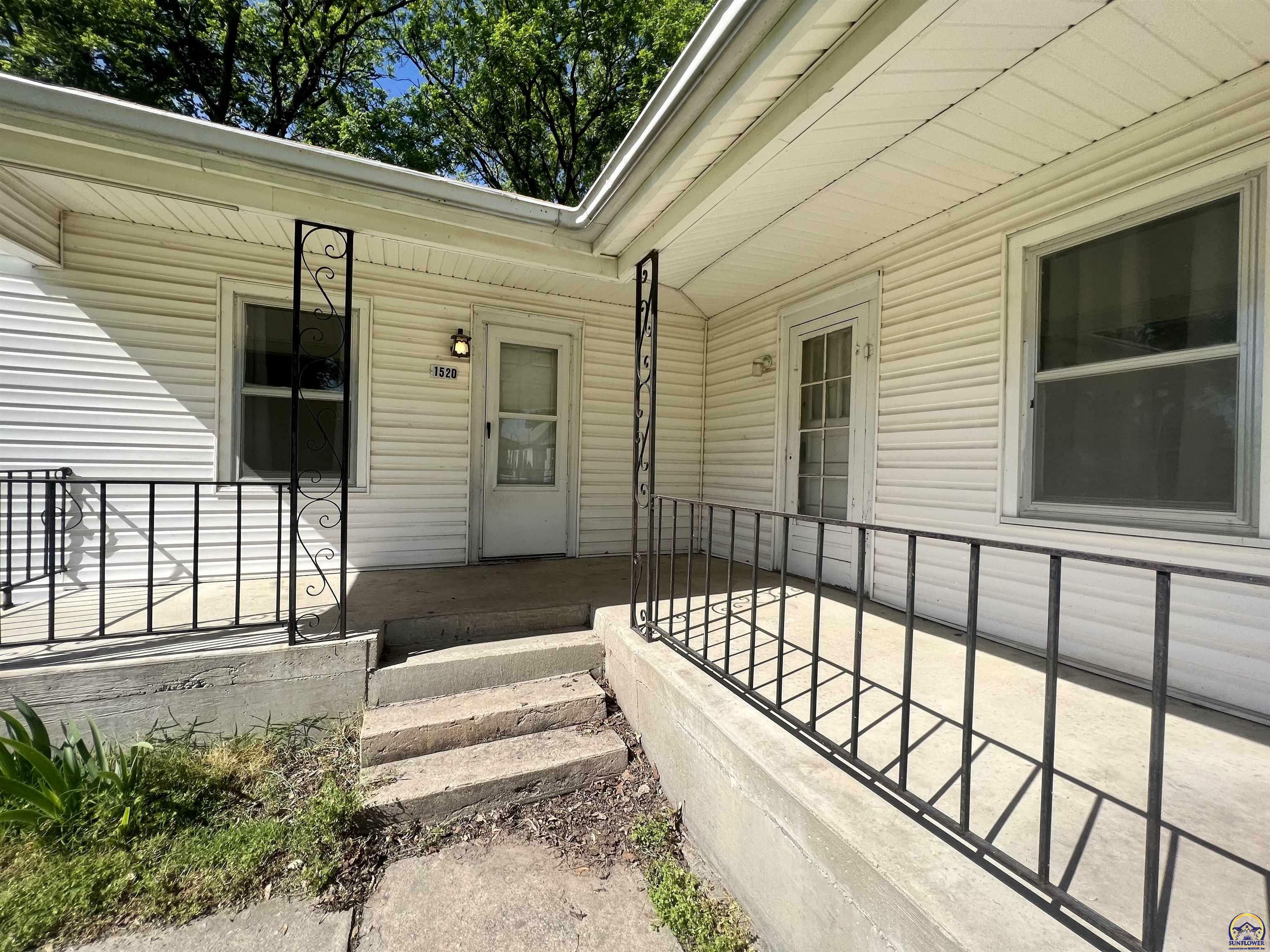 Property Photo: 1520 NE Atchison Ave KS 66616