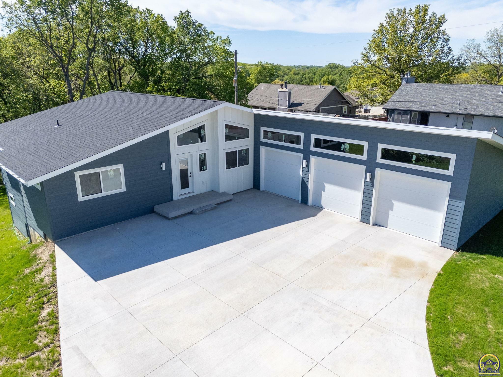 Property Photo: 3339 NW Dawdy Ct KS 66618