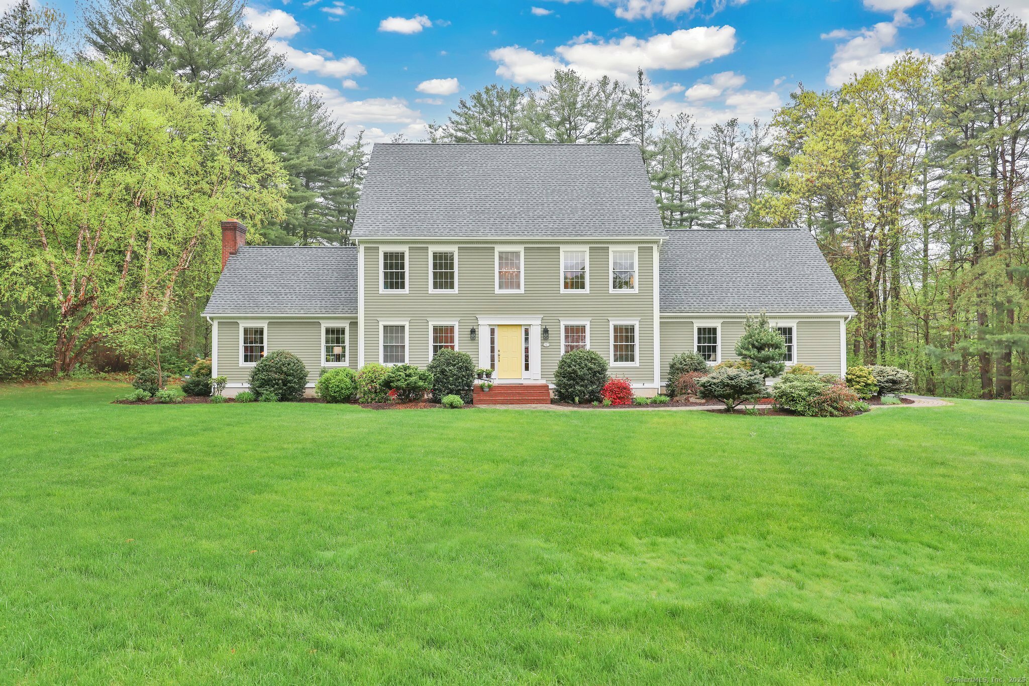 Property Photo: 42 Royal Manor CT 06071