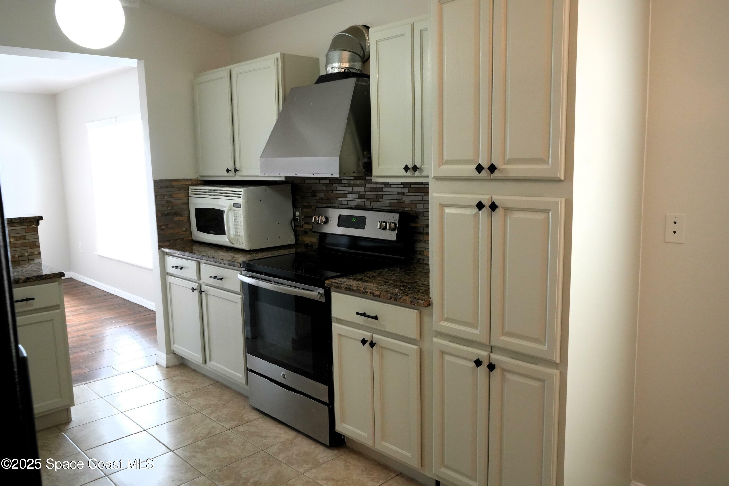 Property Photo: 2125 Canopy Drive FL 32935