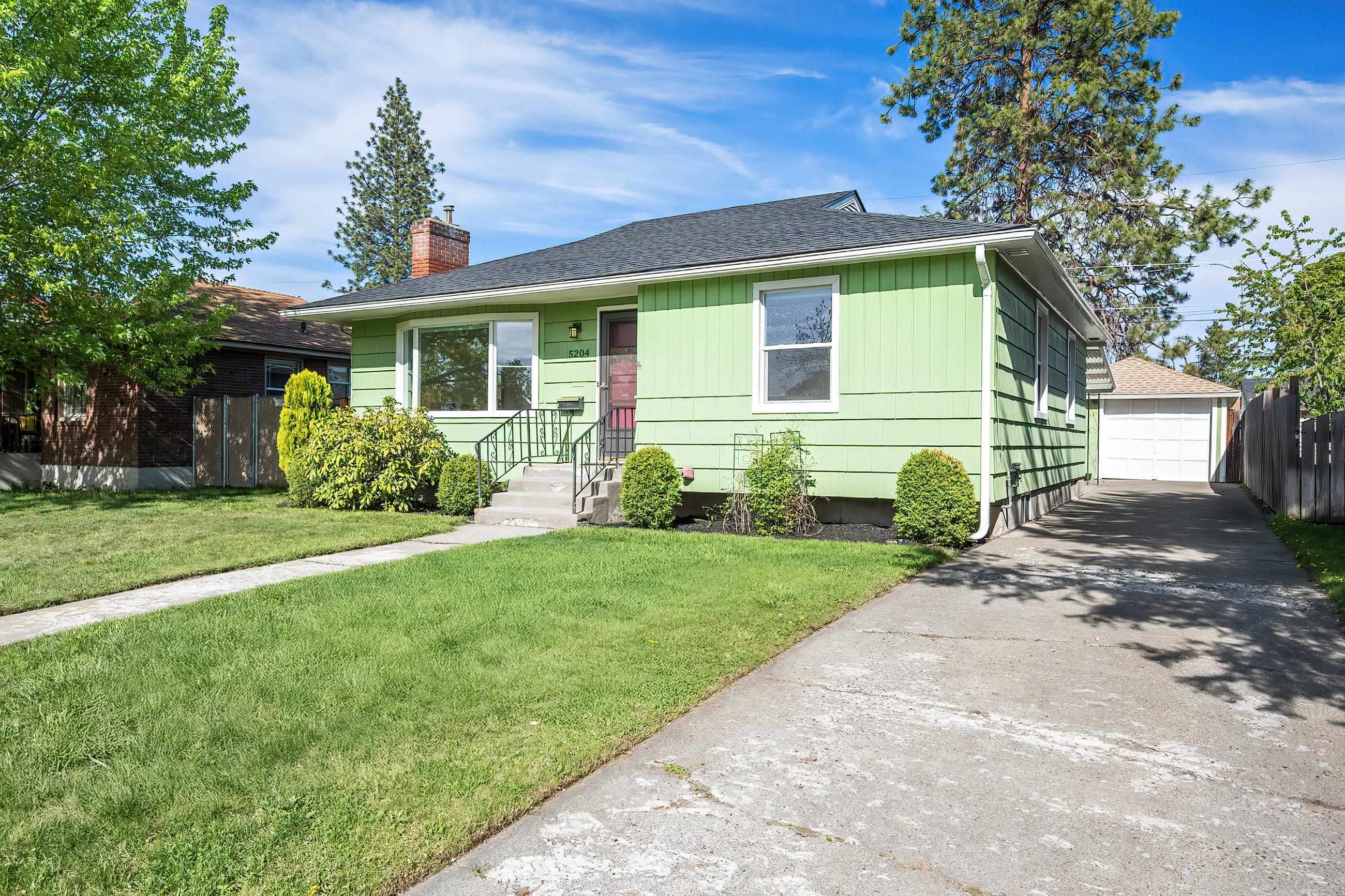 Property Photo: 5204 N Adams St WA 99205
