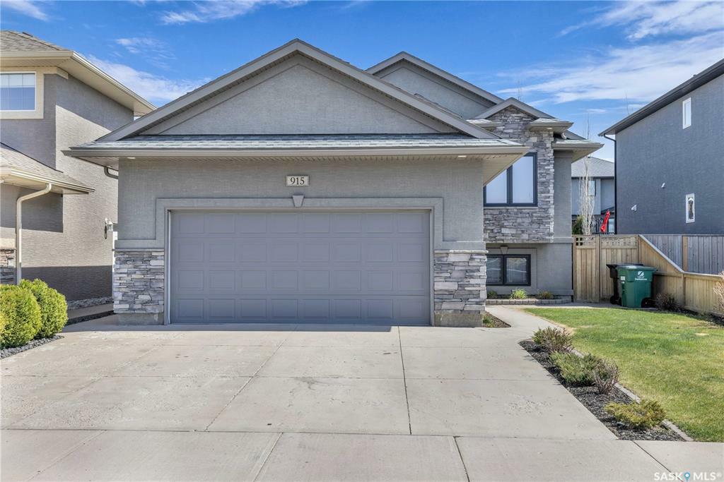 Property Photo: 915 Hunter Road SK S7T 0E6