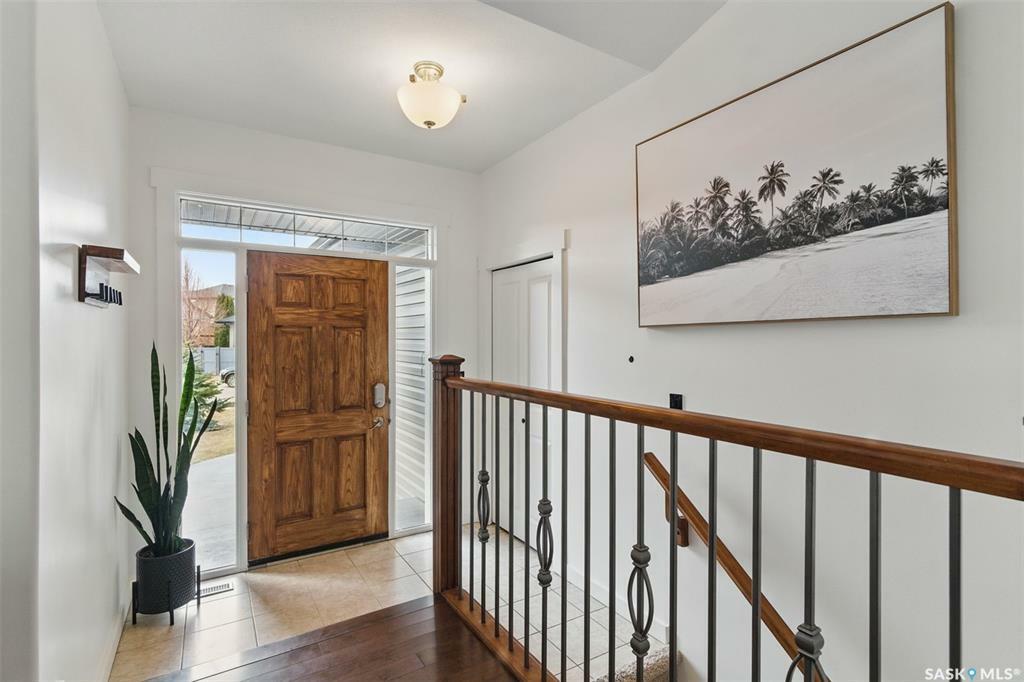 Property Photo: 806 Wilkins Court SK S7W 0C8