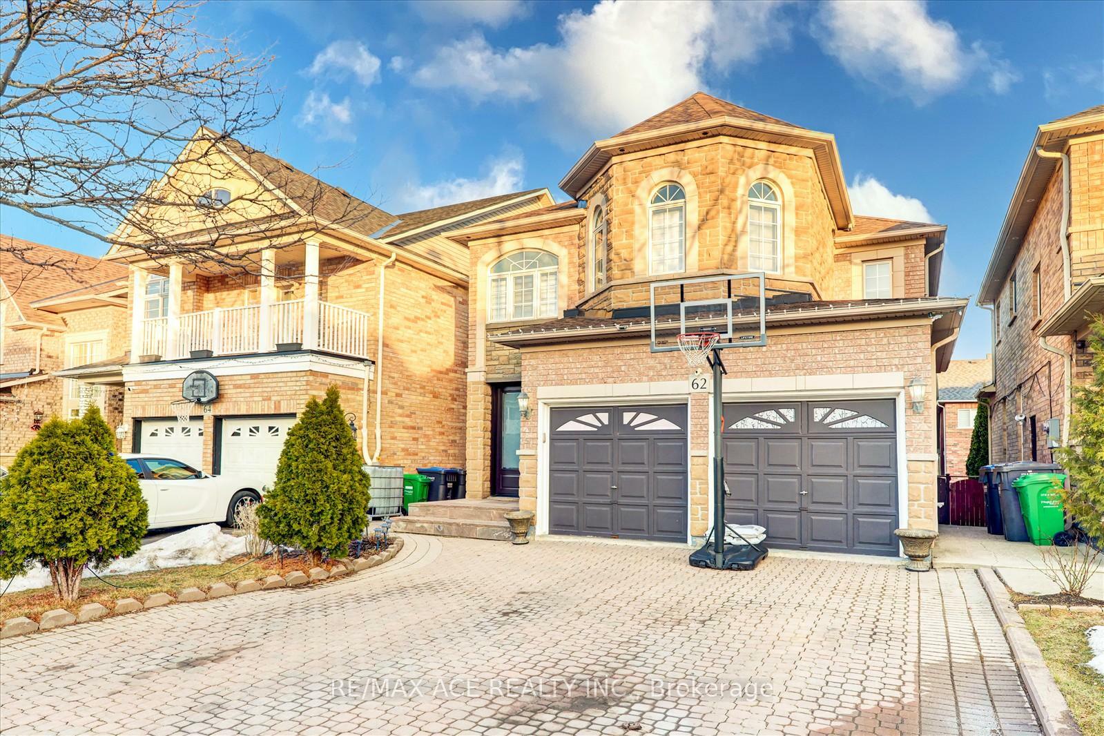 Property Photo:  62 Saffron Crescent  ON L6S 6H7 