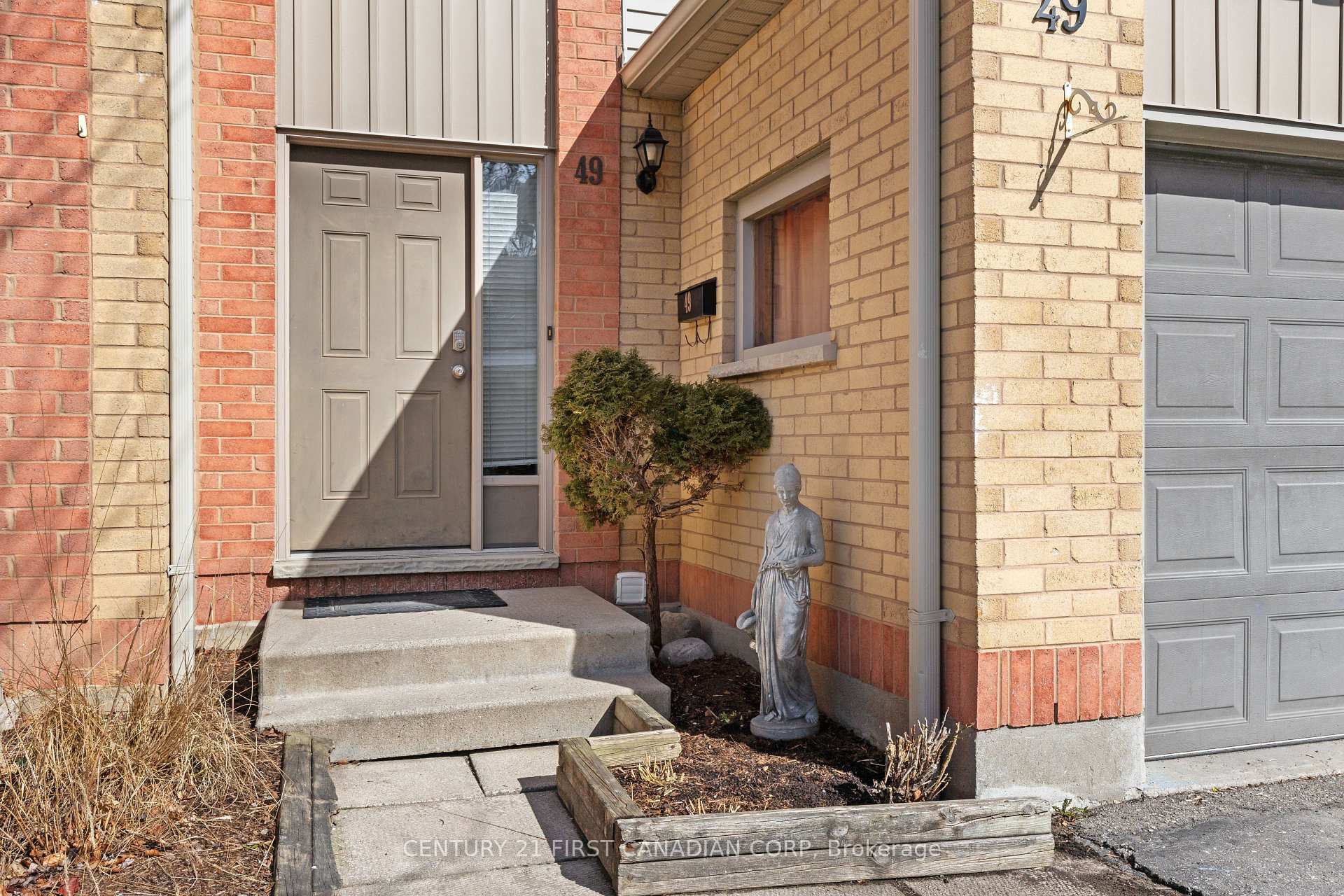 Property Photo: 1199 Hamilton Road 49 ON N5W 5Z9
