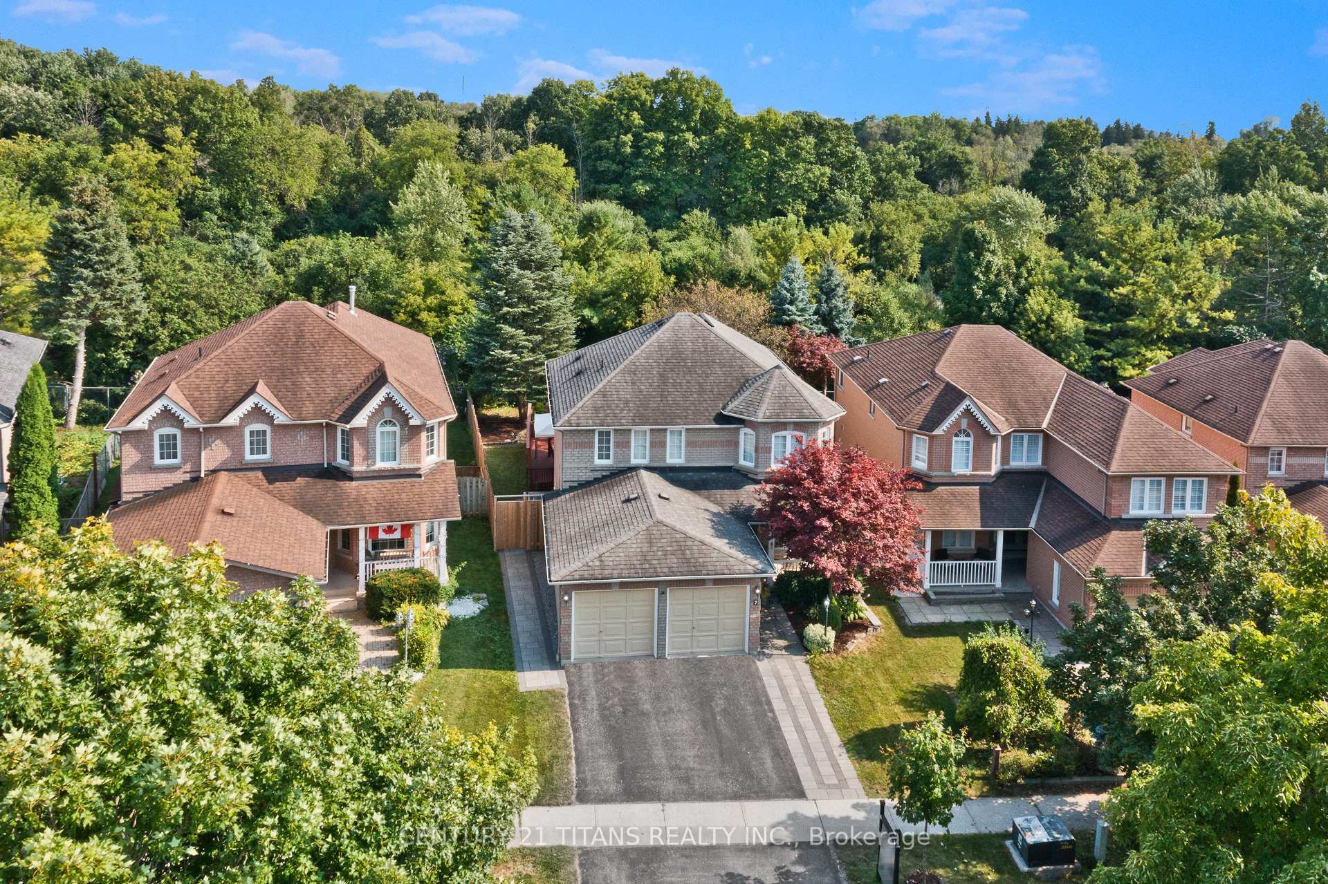 Property Photo: 7 Annie Crescent ON L1T 3X6