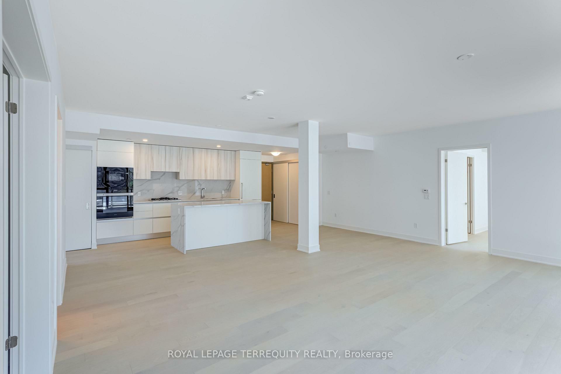 Property Photo: 200 Keewatin Avenue 309 ON M4P 1Z8