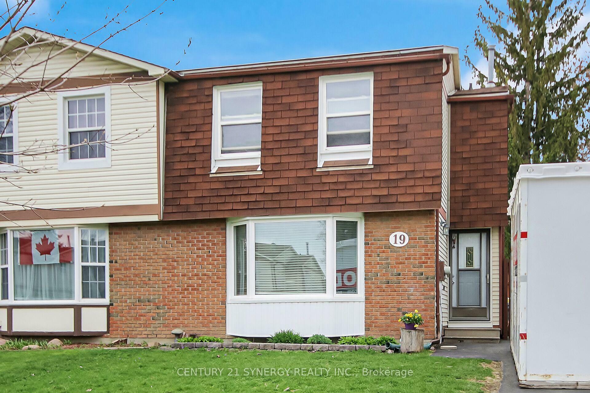 Photo de la propriété: 19 Seabrooke Drive ON K2L 2H8