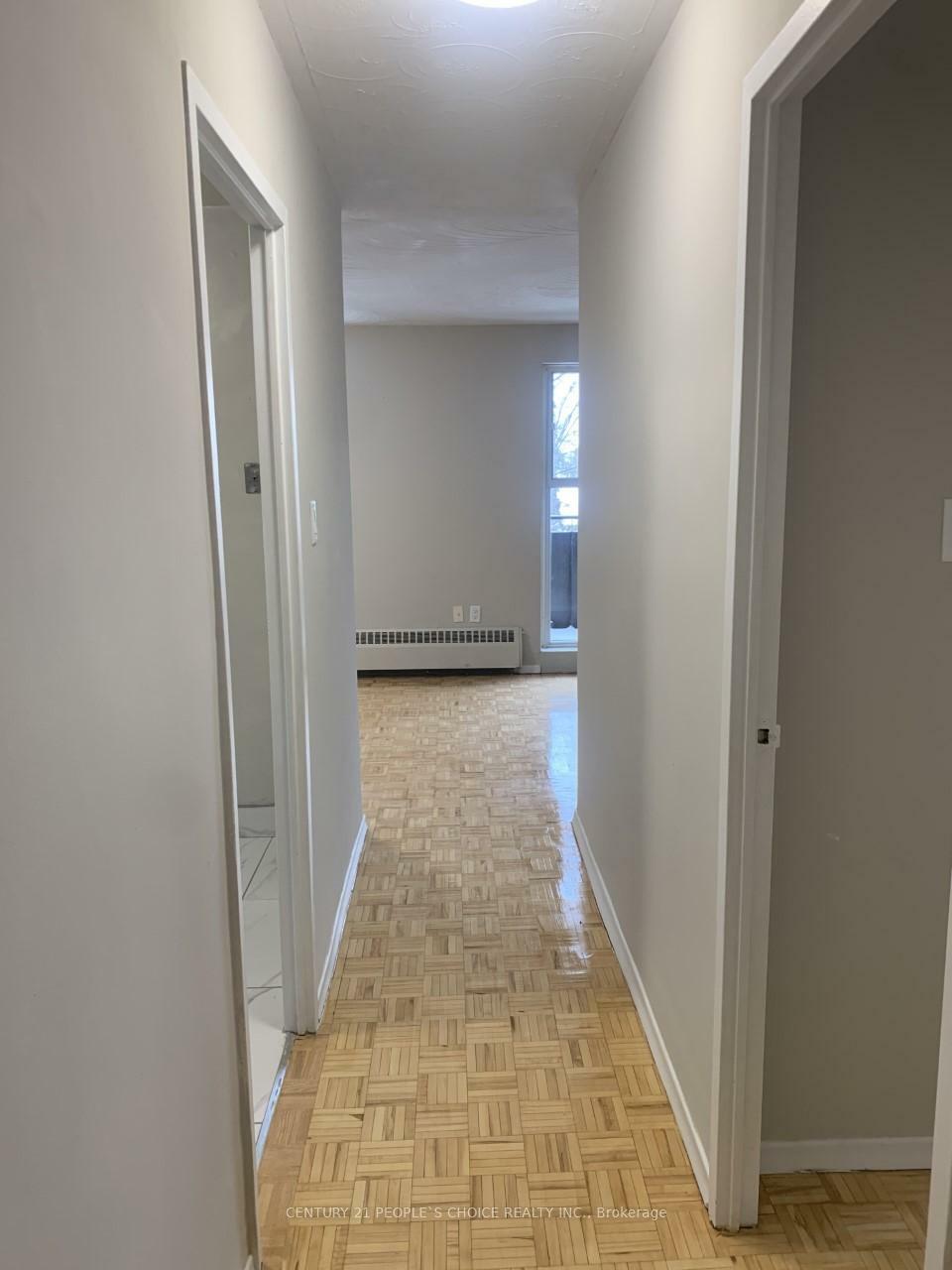 Photo de la propriété: 1030 Pearson Drive 410 ON L6H 2A8