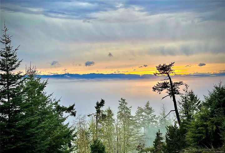 Property Photo: 7470 Thornton Hts BC V9Z 1L8