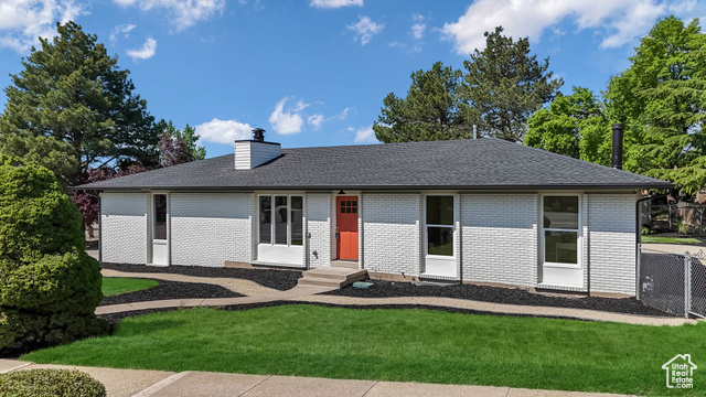 Property Photo: 1613 E Parkridge Dr UT 84121