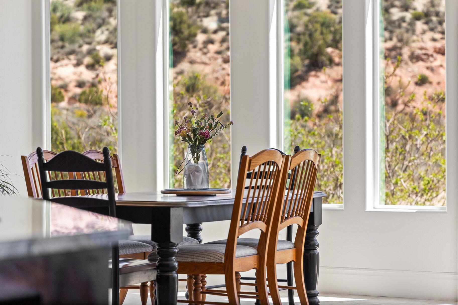 Property Photo: 947 W Amethyst Dr UT 84770