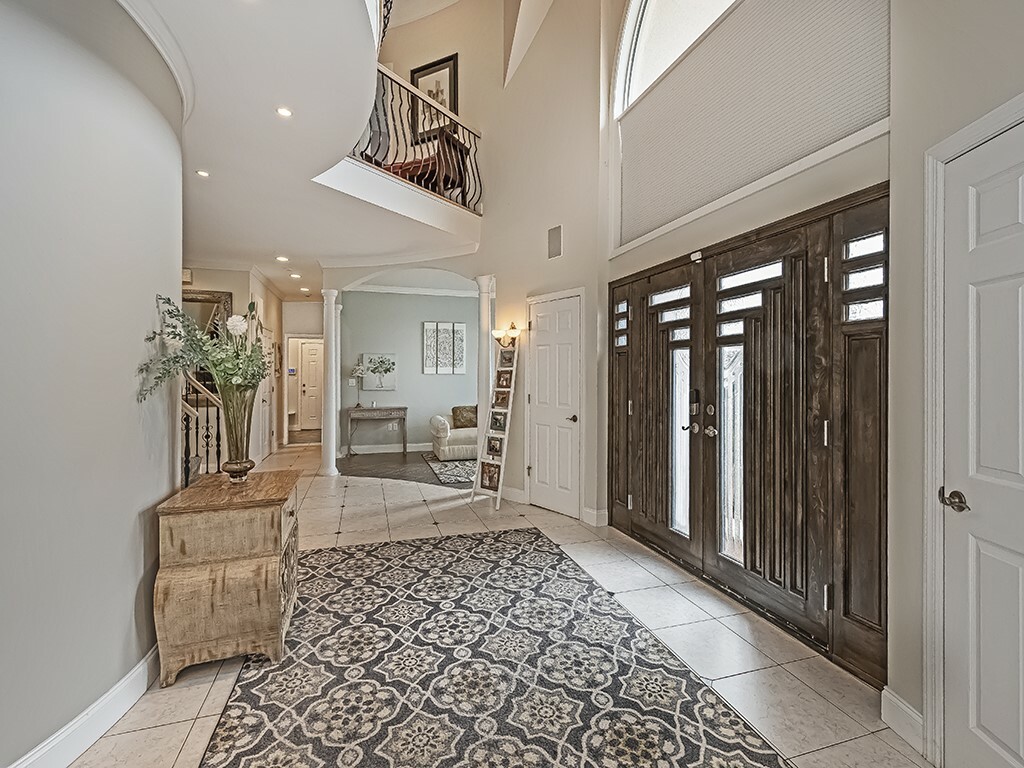 Property Photo: 1512 Fox Chase Ln PA 15241