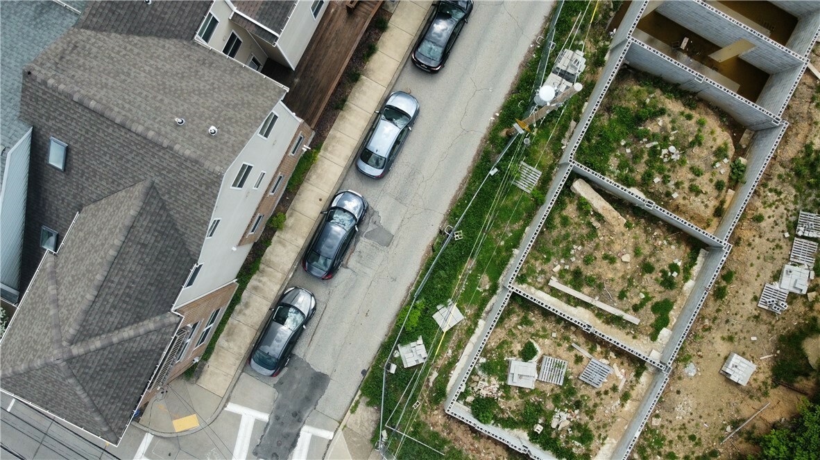Property Photo: 8 Alpine Ave PA 15212