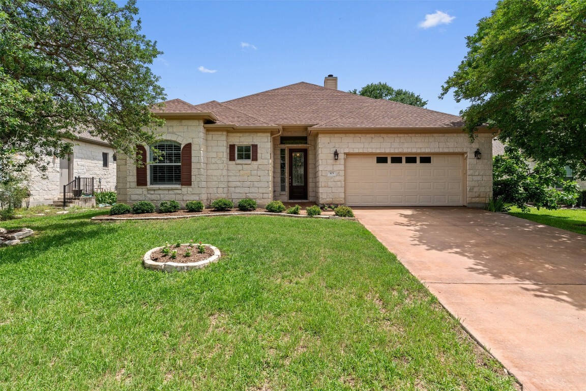 Property Photo:  105 Longhorn Cavern Cove  TX 78633 