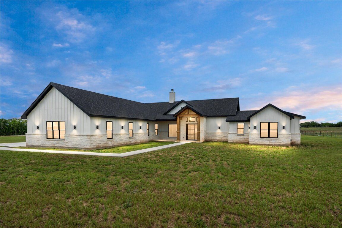 Property Photo:  1754 County Road 146 Road  TX 78633 