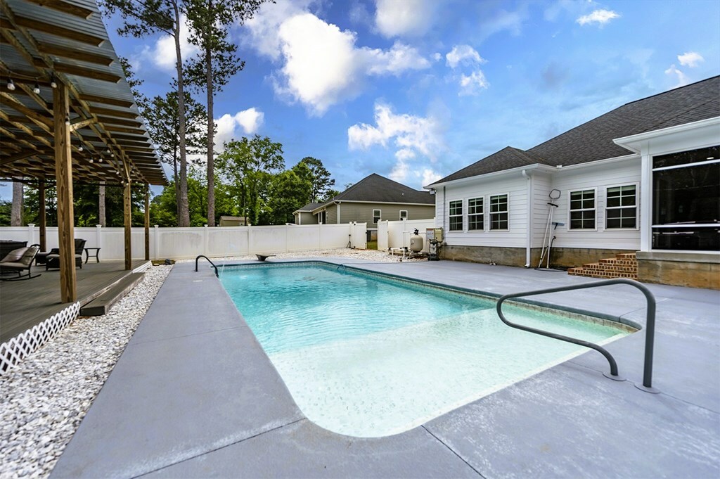 Property Photo: 122 Hollister Drive GA 31721