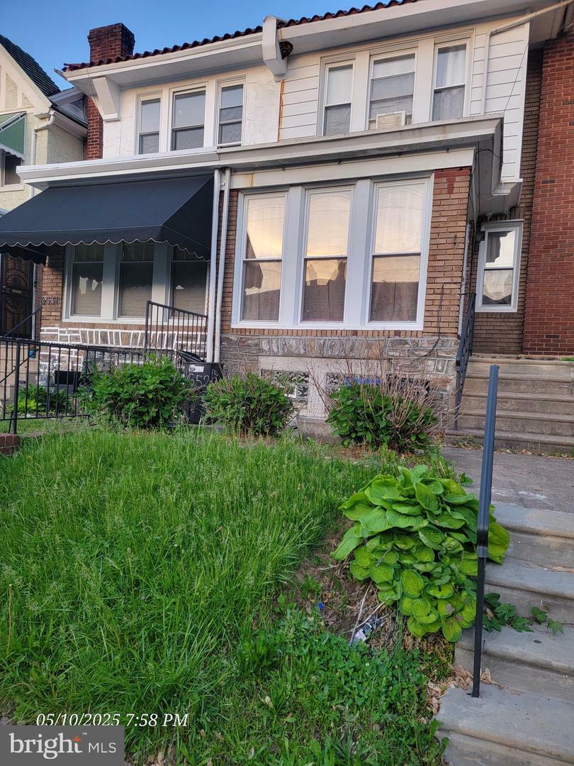 6529 N 17th Street  Philadelphia PA 19126 photo