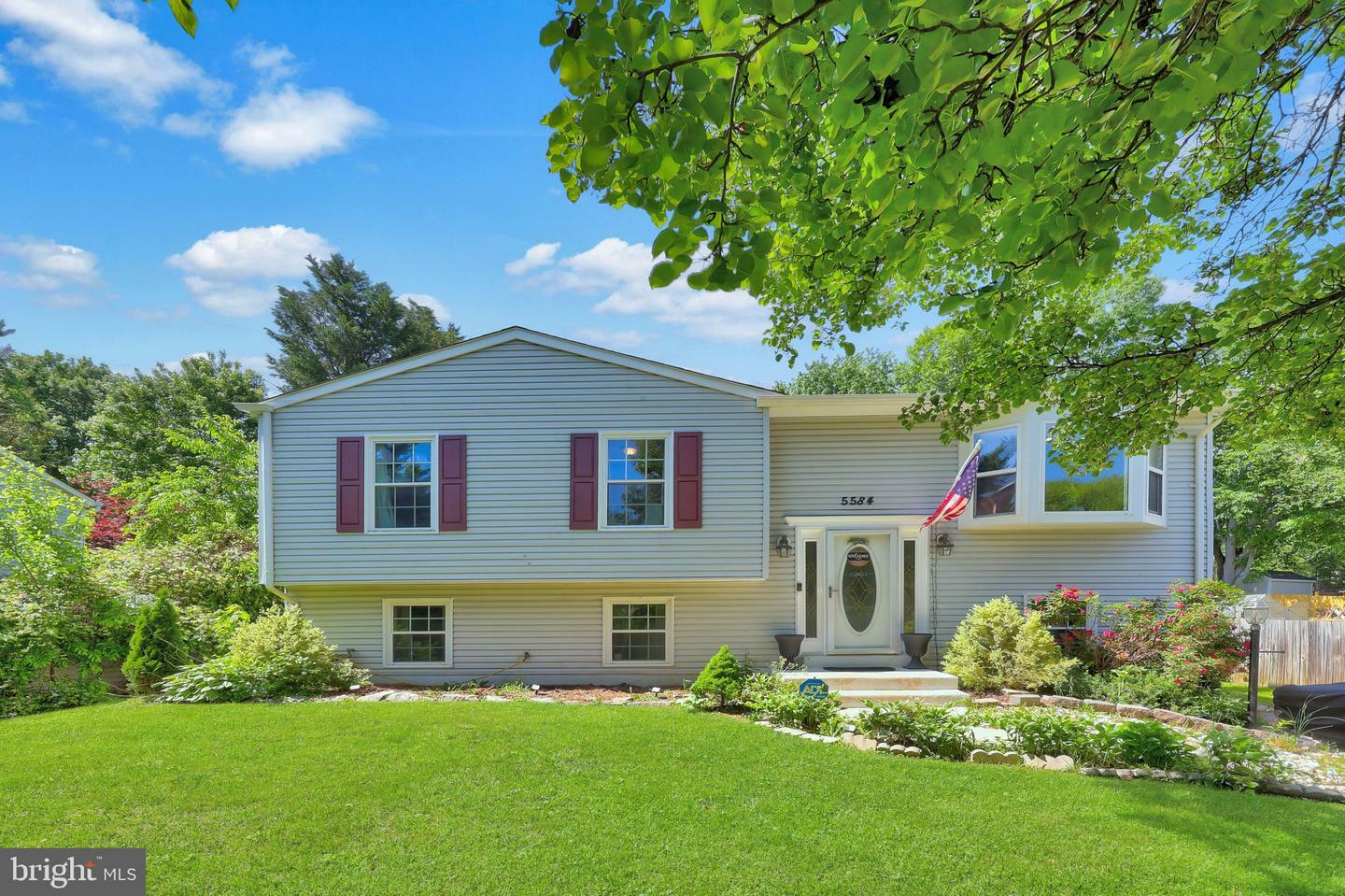 Property Photo: 5584 Reardon Lane VA 22193