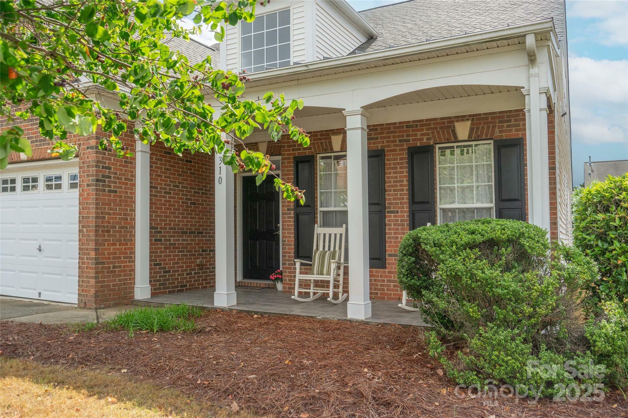 Property Photo: 6310 Highland Commons Road NC 28269