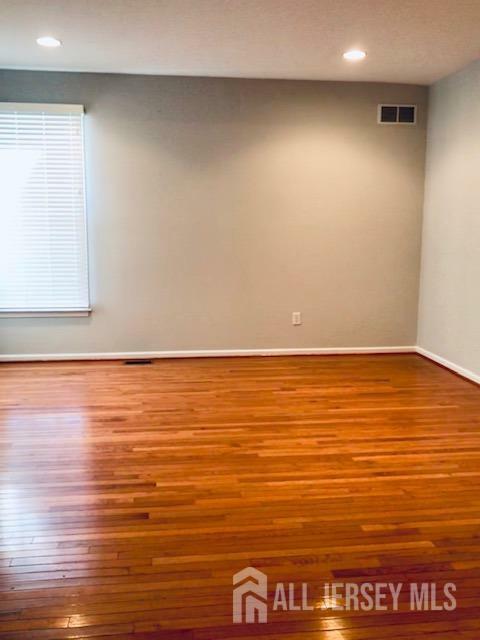 Property Photo: 22 Nestlewood Way NJ 08540