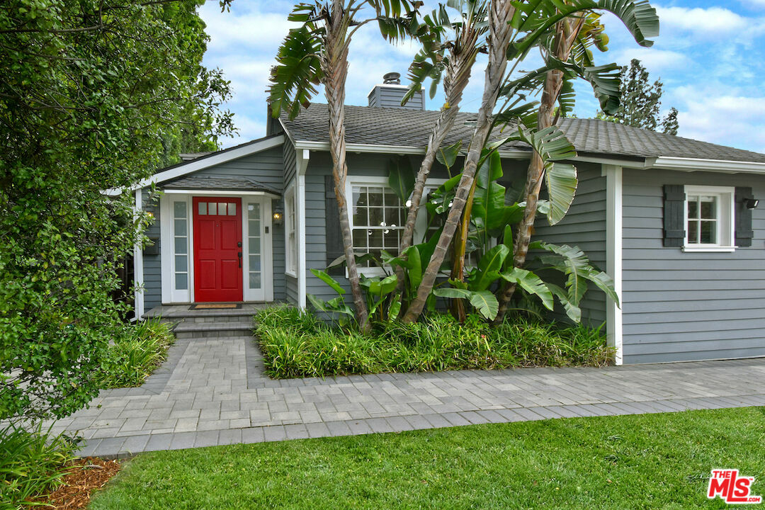 Property Photo: 13046 Woodbridge St CA 91604