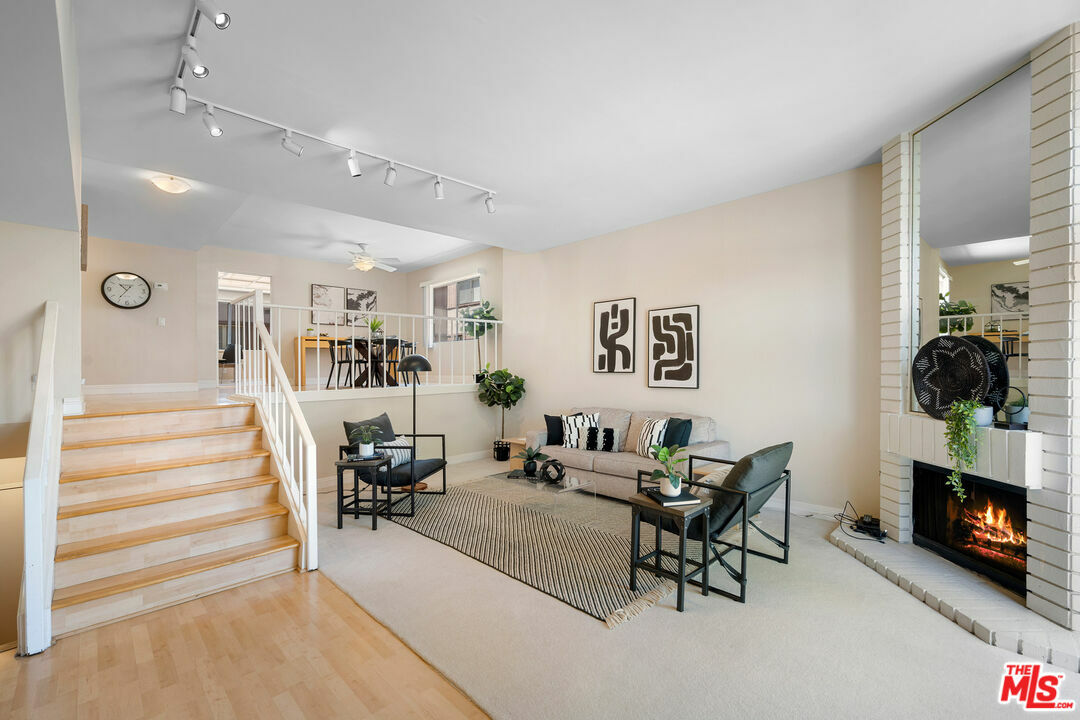 Property Photo:  4631 Alla Rd  CA 90292 