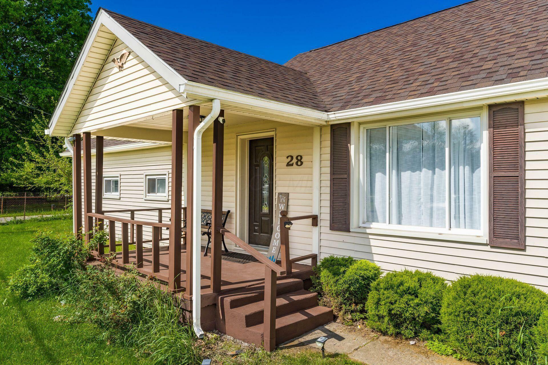 Property Photo: 28 1st NE Street OH 43055