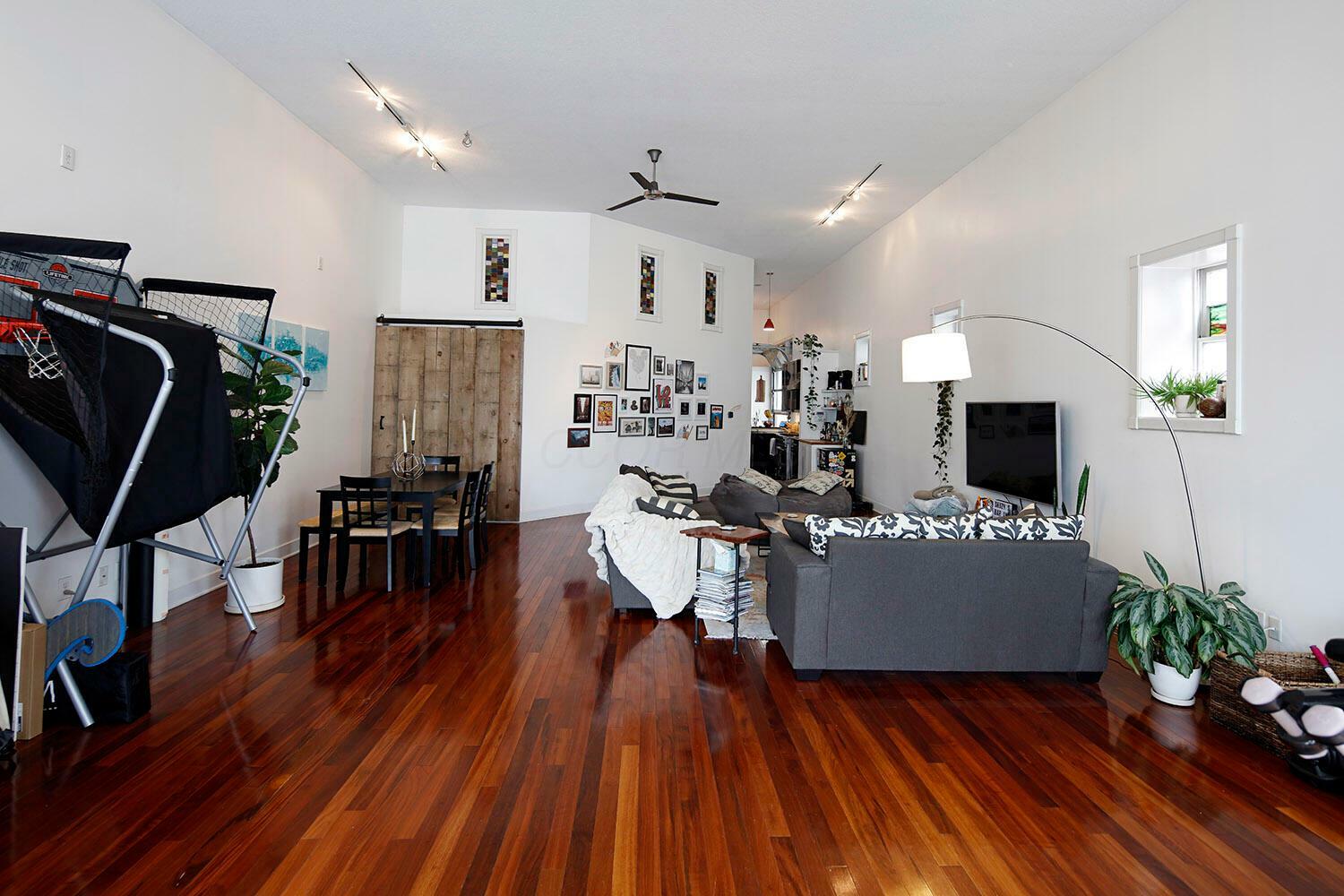 Property Photo: 1145 Summit Street OH 43201