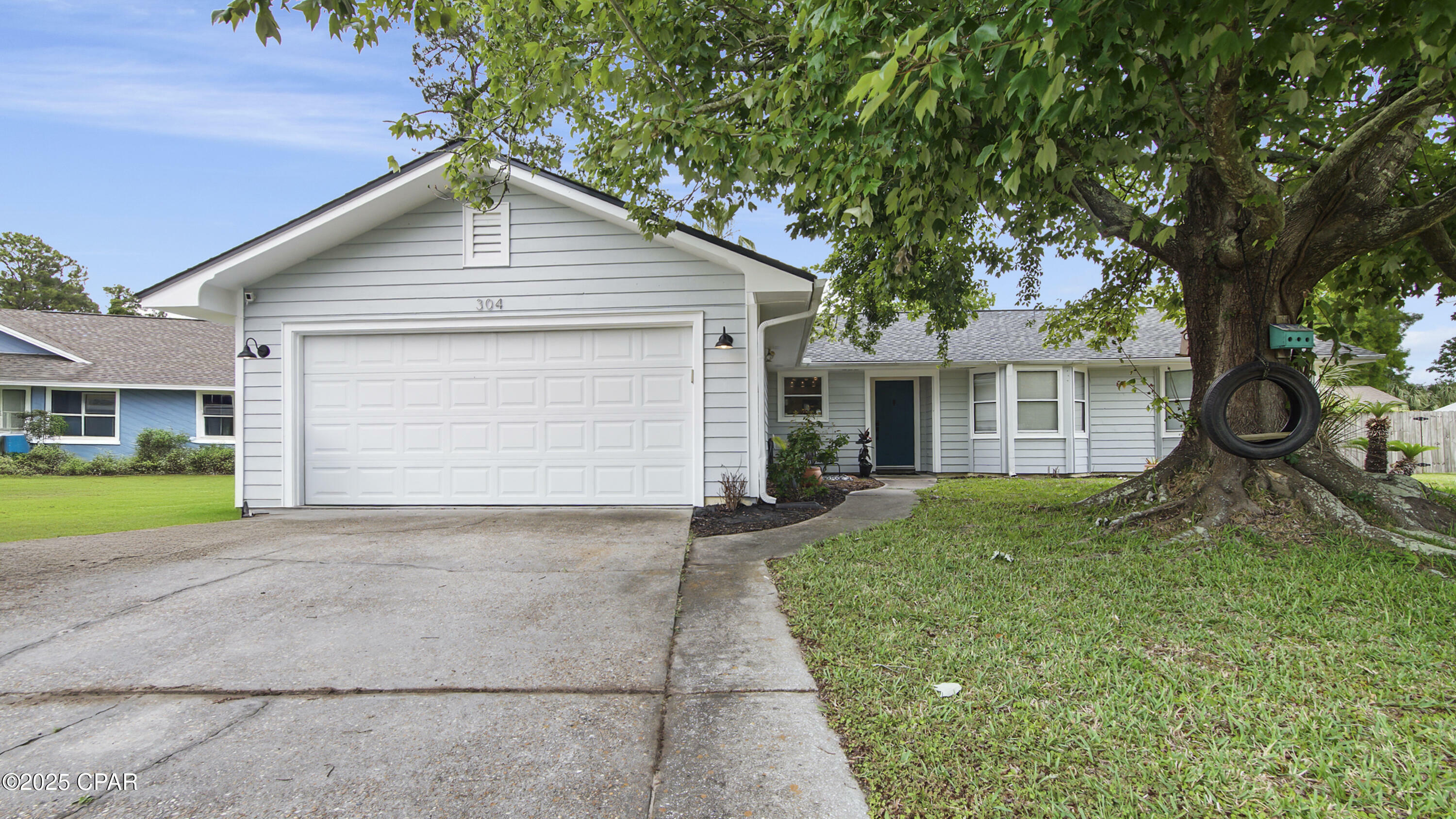 Property Photo: 304 Fan Palm Place FL 32408